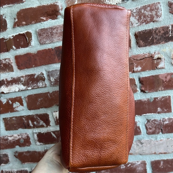 Portland Leather Goods Aspen Shoulder Bag in Sienna Pebbled Leather - Picture 8 of 11